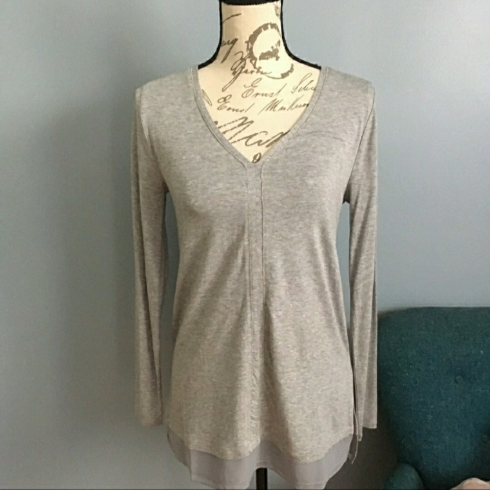 White House Black Market Long Sleeve Grey Top Beaded Detail Women's Medium M EUC